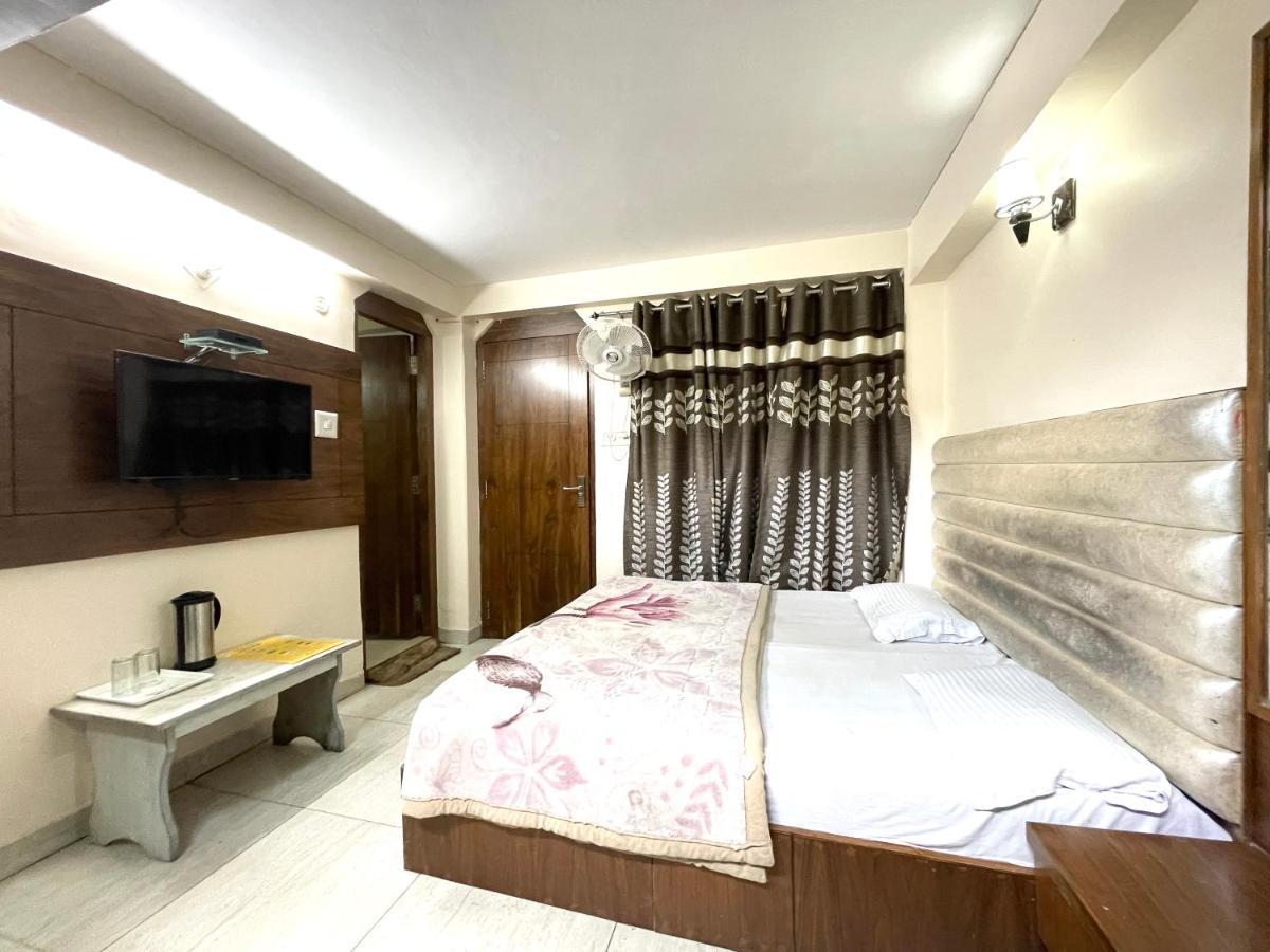 Hotel Prince ! Nainital Mall Road-Prime-Location In-Front-Of-Naini-Lake Hygiene-And-Spacious-Room Kültér fotó