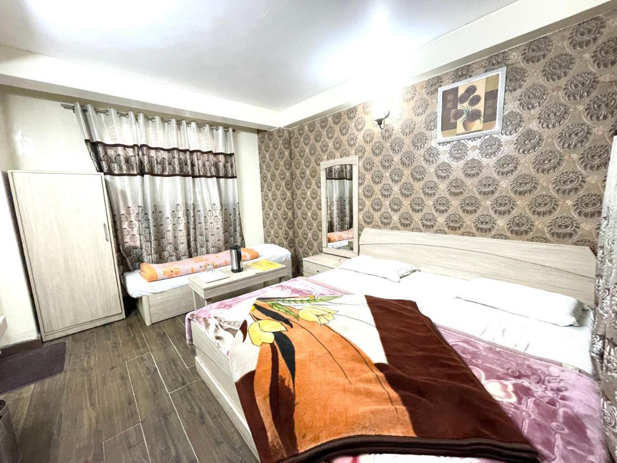 Hotel Prince ! Nainital Mall Road-Prime-Location In-Front-Of-Naini-Lake Hygiene-And-Spacious-Room Kültér fotó