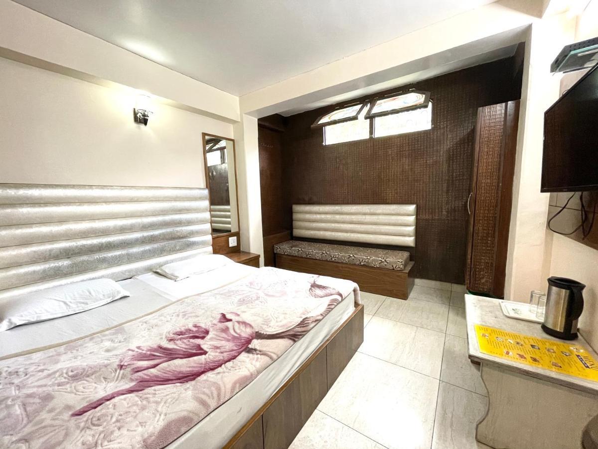 Hotel Prince ! Nainital Mall Road-Prime-Location In-Front-Of-Naini-Lake Hygiene-And-Spacious-Room Kültér fotó