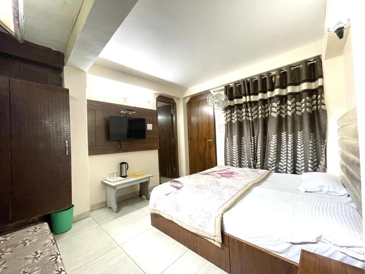 Hotel Prince ! Nainital Mall Road-Prime-Location In-Front-Of-Naini-Lake Hygiene-And-Spacious-Room Kültér fotó